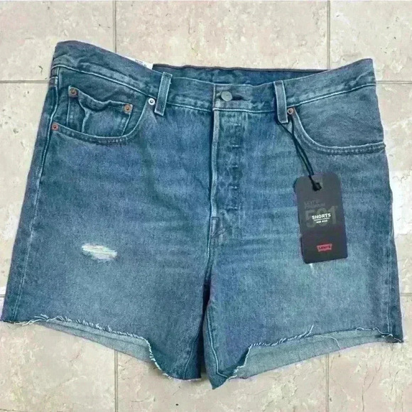 NWT Levi's Premium 501 Mid Rise Denim Shorts Distressed Light Wash Size‎ 32 - Picture 1 of 7